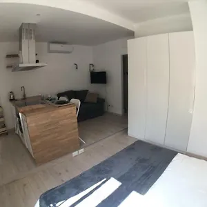 https://maison-sagmc.italymilanhotels.net
